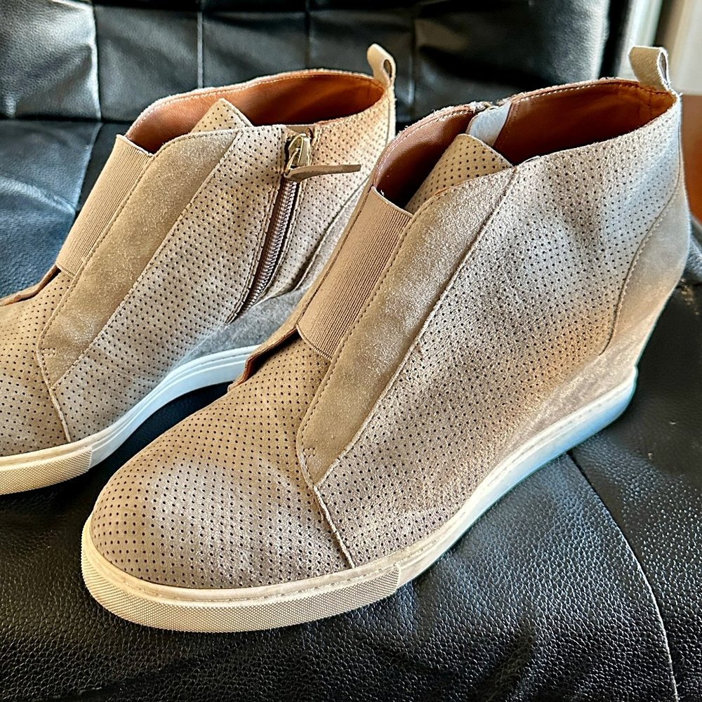 Linea Paolo Grey Wedge Booties